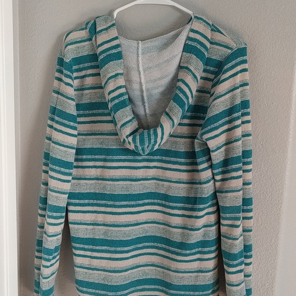 Hurley pullover. - Picture 4 of 4